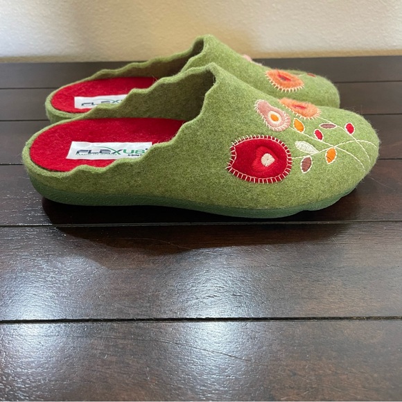 Flexus by Spring Step Women’s 6 Green Wool Slippers Embroidered Boho Floral NWOB - Picture 4 of 11